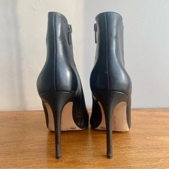 Vince CAMUTO Feninda Black Leather Point Toe Stiletto Bootie - Picture 9 of 16